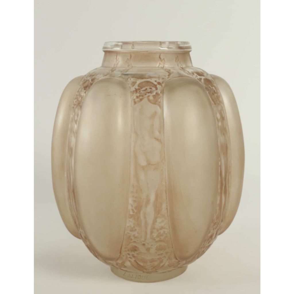 R Lalique Vase Six Figurines Et Masques | Biron R Lalique Vase Six Figurines Et Masques
