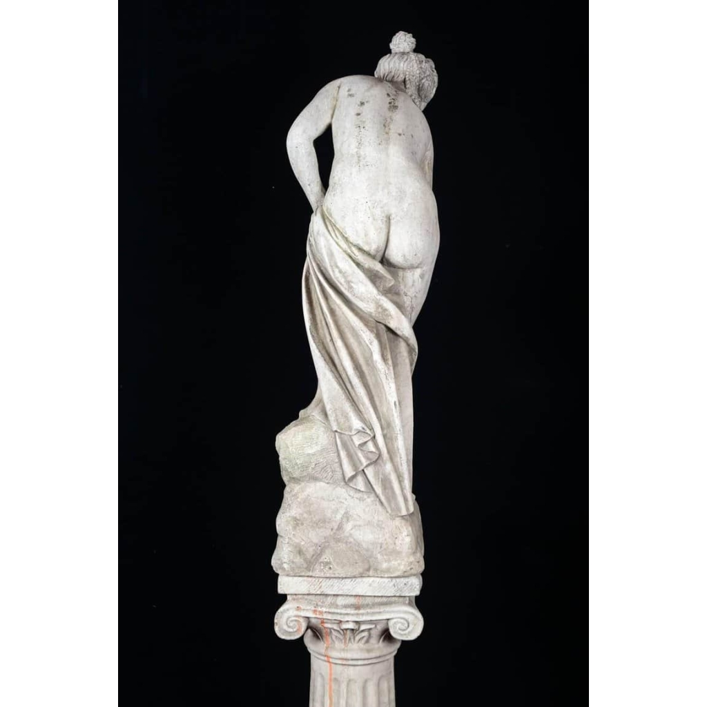 Sculpture Baigneuse, Pierre Reconstitué, XXème Siècle, Intérieur/Extérieur. | Biron Sculpture Baigneuse, Pierre Reconstitué, XXème Siècle, Intérieur/Extérieur.