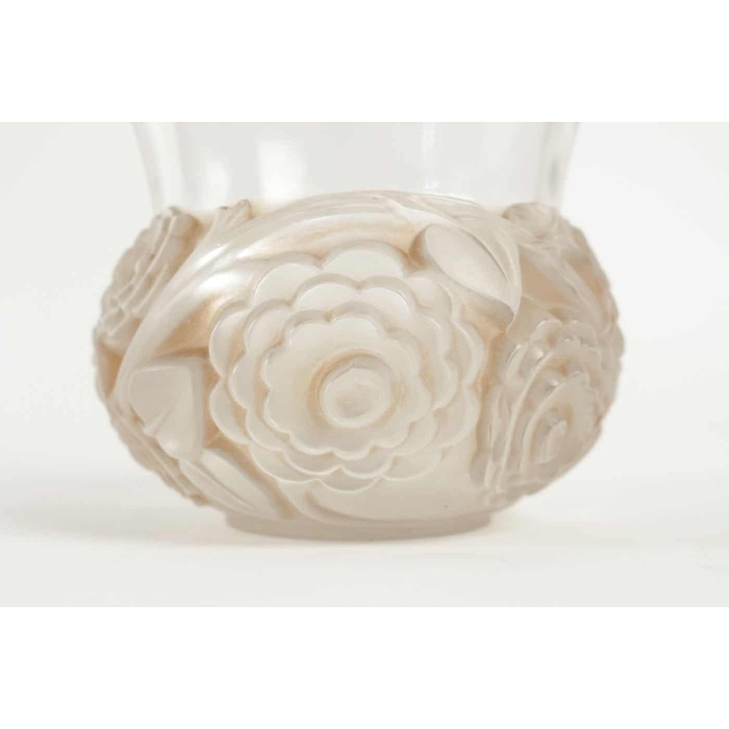 René LALIQUE (1860-1945) Renoncules Vase | Biron René LALIQUE (1860-1945) Renoncules Vase