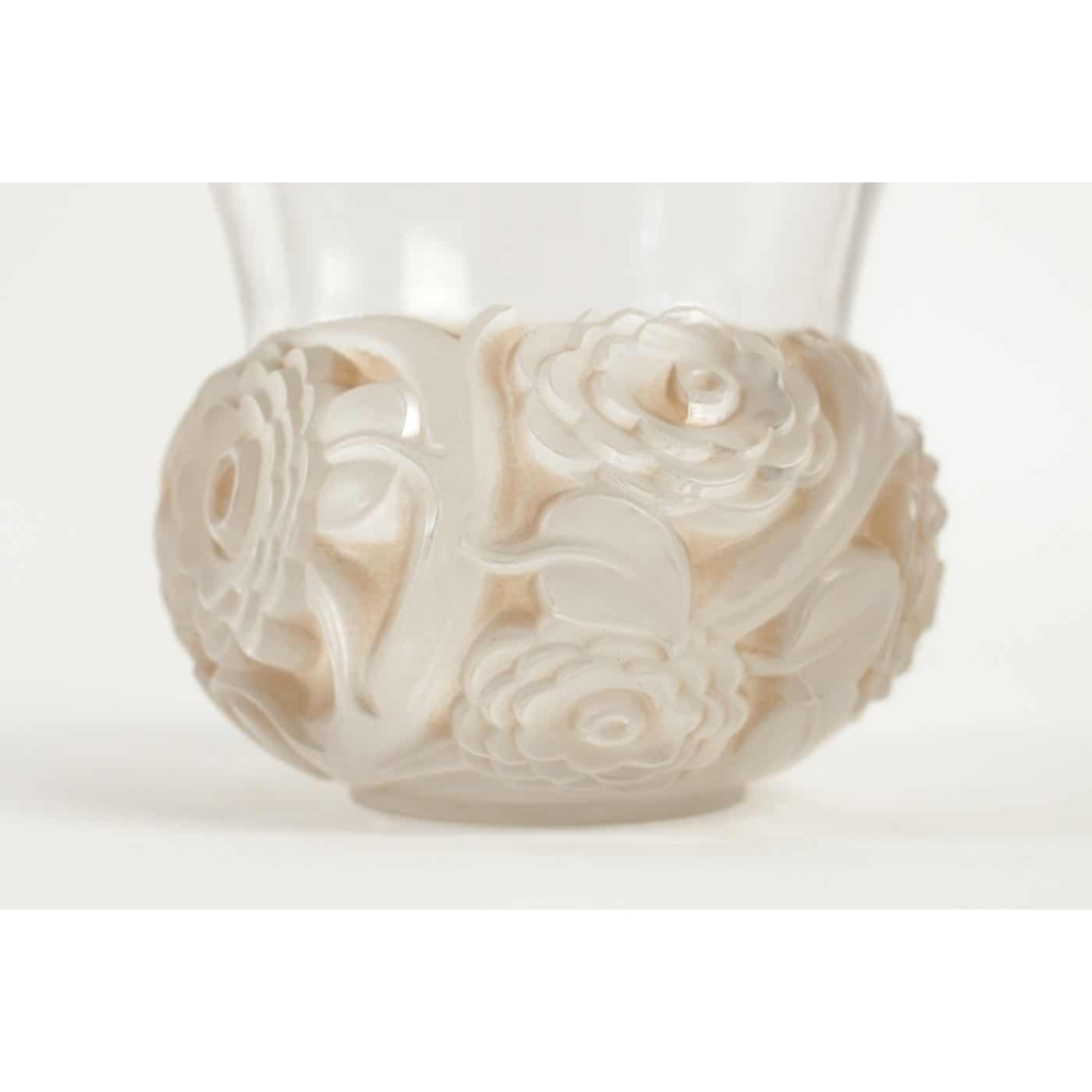 René LALIQUE (1860-1945) Renoncules Vase | Biron René LALIQUE (1860-1945) Renoncules Vase