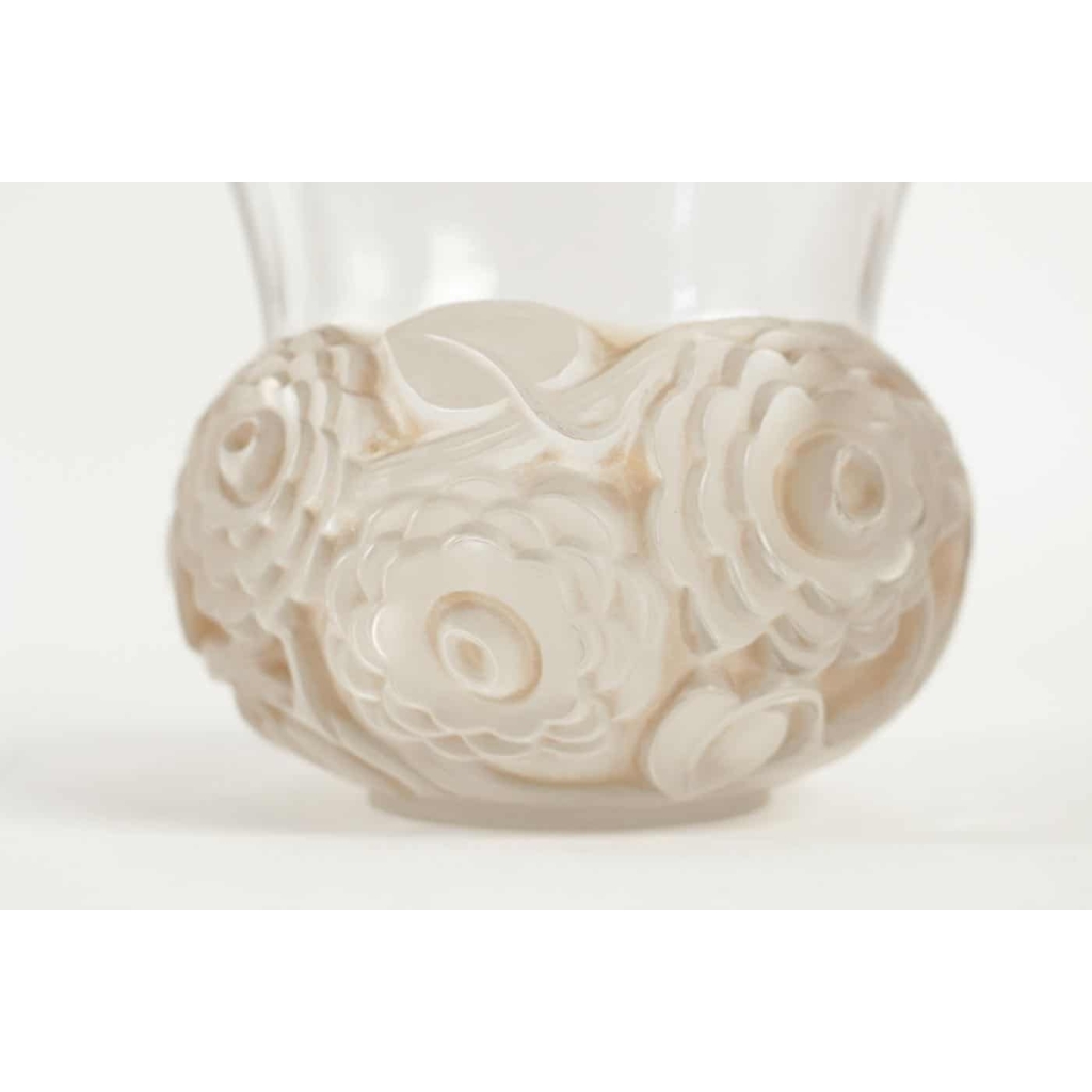 René LALIQUE (1860-1945) Renoncules Vase | Biron René LALIQUE (1860-1945) Renoncules Vase