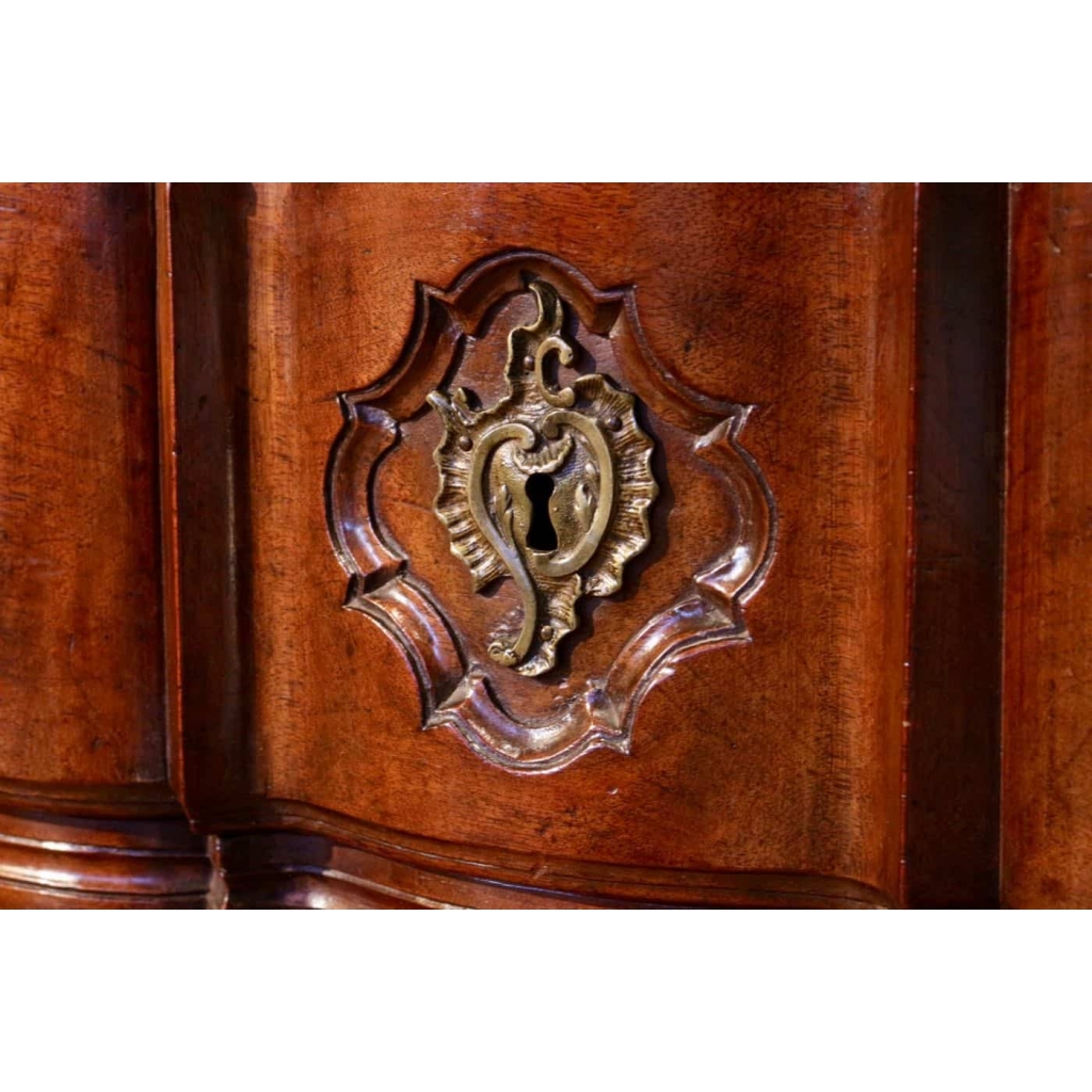 Commode arbalète du XVIII ème siècle