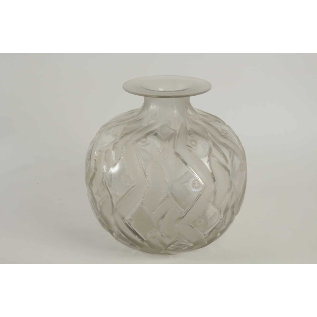 Rene Lalique Vase Penthievre | Biron Rene Lalique Vase Penthievre