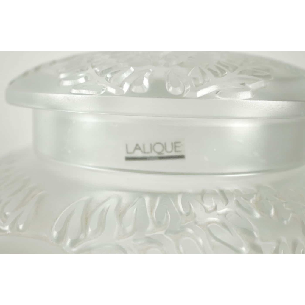 Lalique France » masque de femmes » Vase couvert (1998) | Biron Lalique France " masque de femmes " Vase couvert (1998)