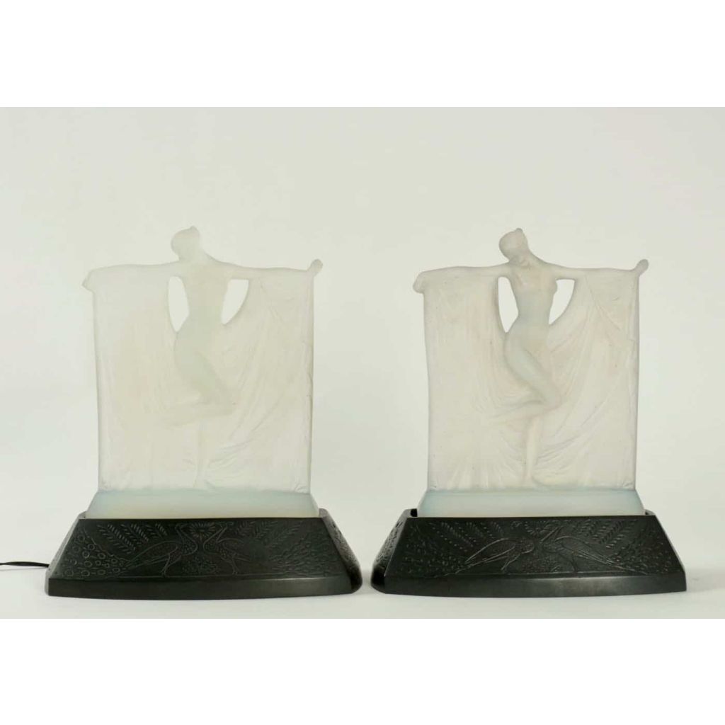 RENE LALIQUE (1860-1945) Opalescente « Suzanne » Statuette | Biron RENE LALIQUE (1860-1945) Opalescente "Suzanne" Statuette