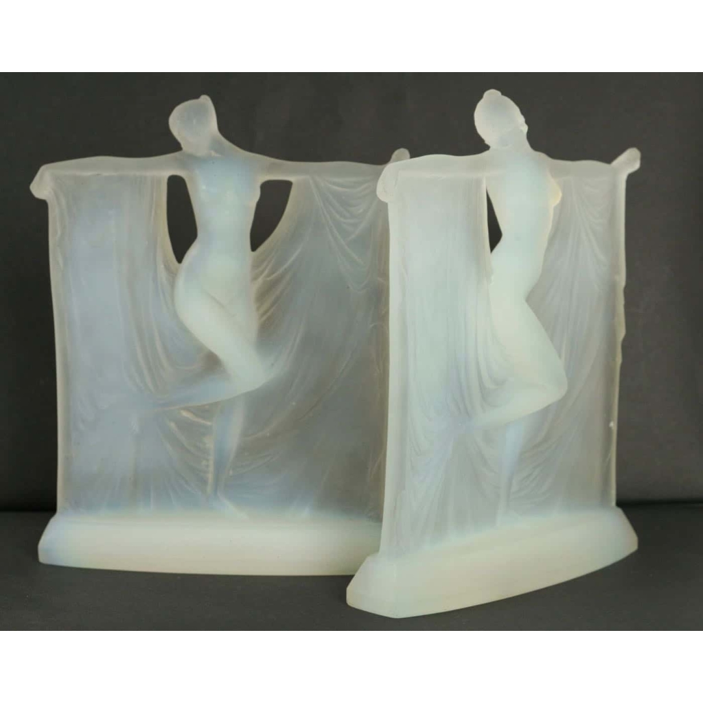 RENE LALIQUE (1860-1945) Opalescente « Suzanne » Statuette | Biron RENE LALIQUE (1860-1945) Opalescente "Suzanne" Statuette