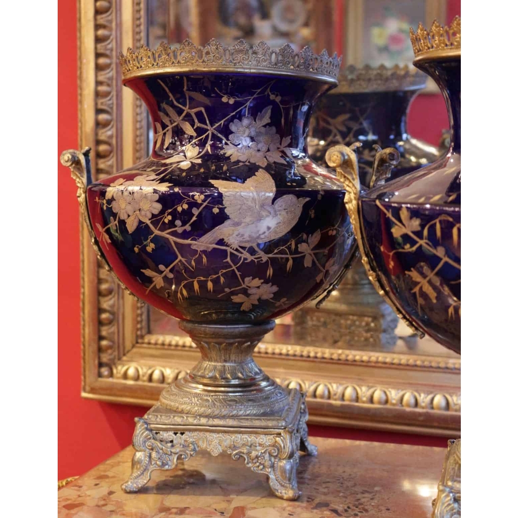 Paire de vases Bleu de Sèvres France 19e siècle | Biron Paire de vases Bleu de Sèvres France 19e siècle