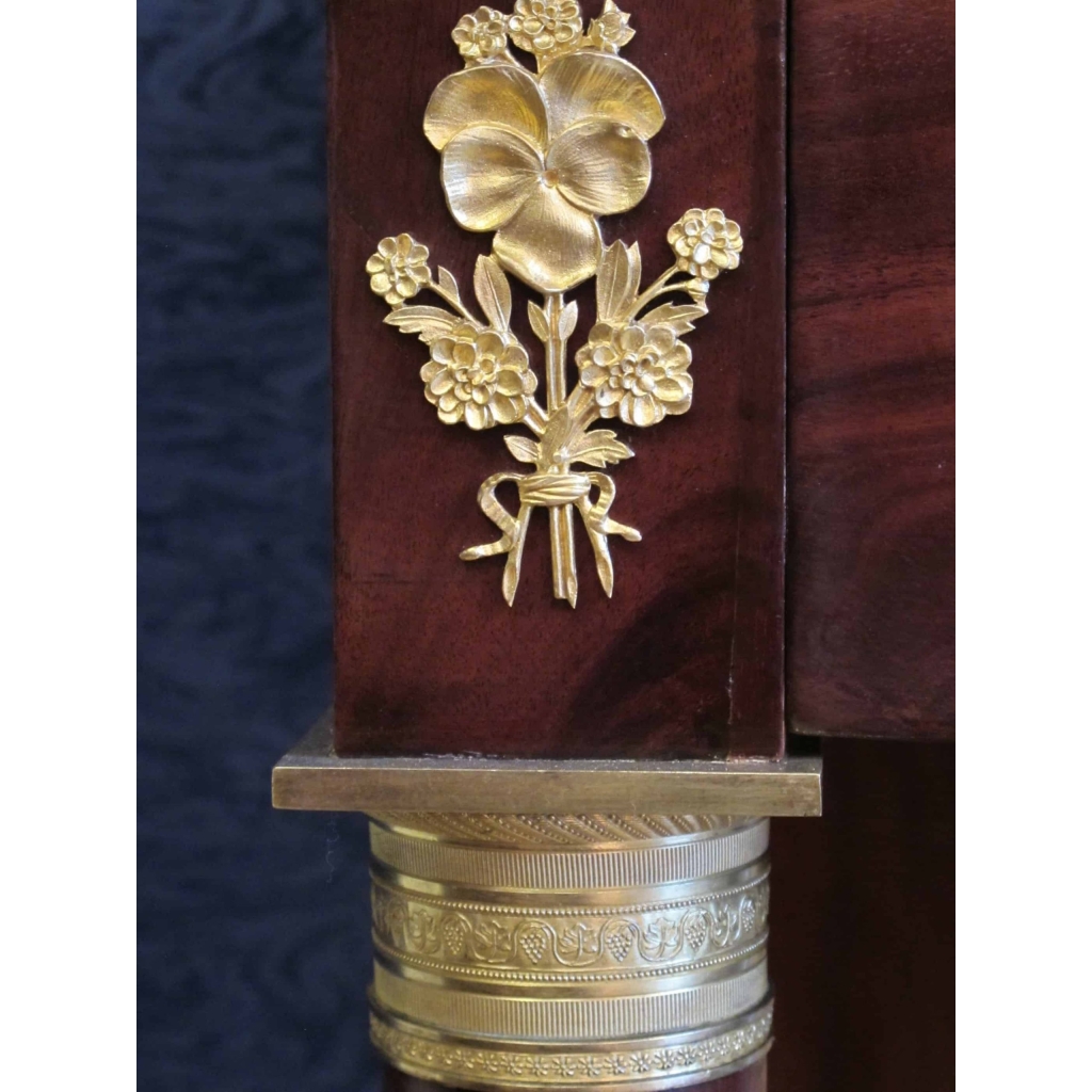 Console d'époque 1er Empire (1804 - 1815).