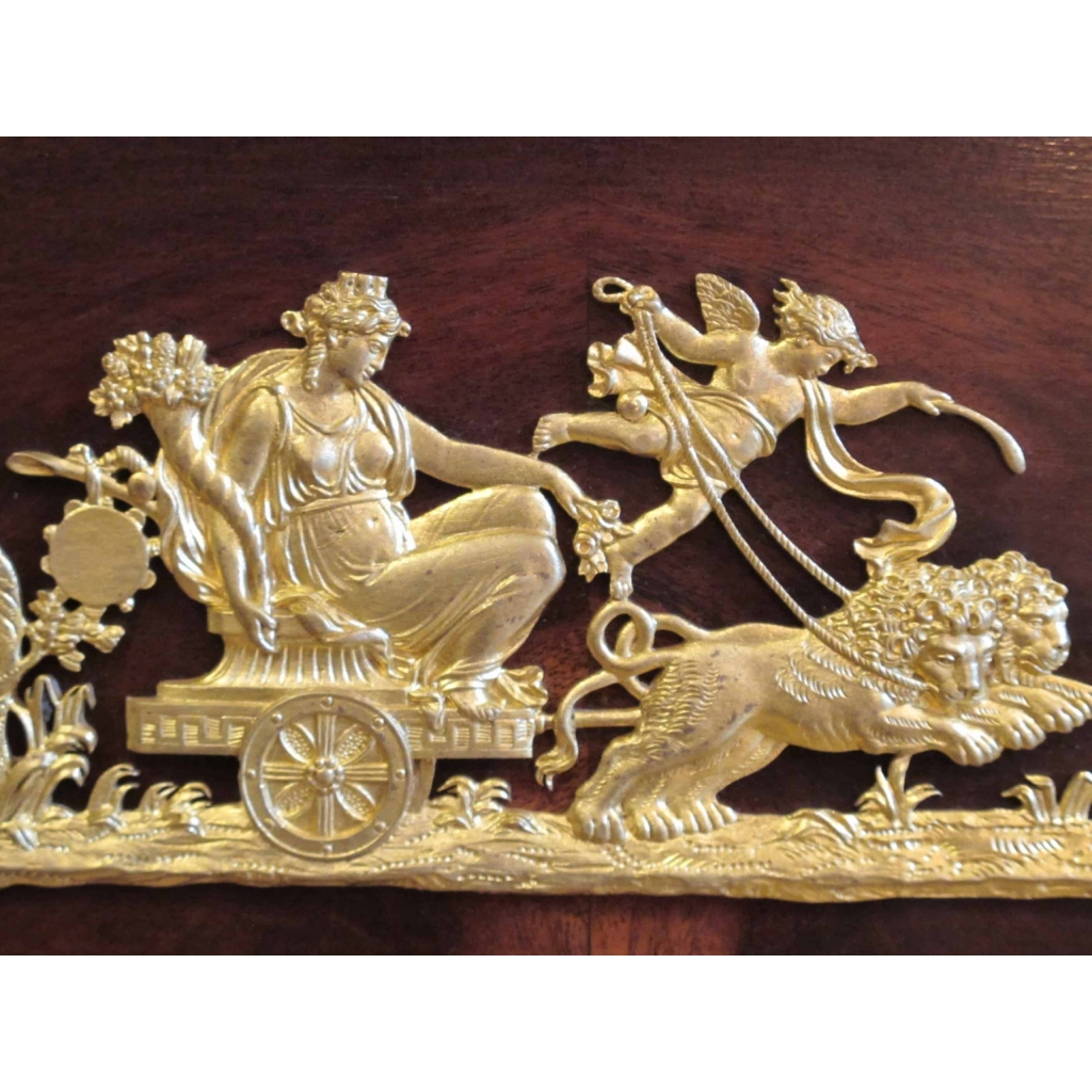 Console d'époque 1er Empire (1804 - 1815).