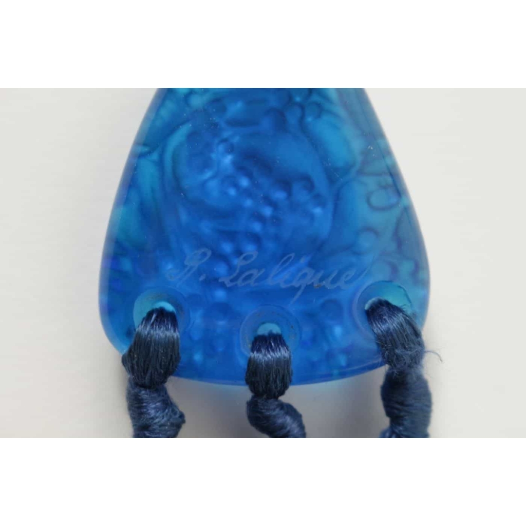 René Lalique Pendentif « Graines »bleu | Biron René Lalique Pendentif "Graines"bleu