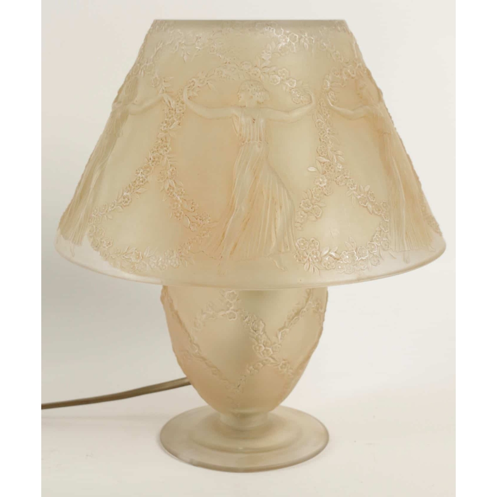René LALIQUE (1860-1945) Lampe » Six danseuses « | Biron René LALIQUE (1860-1945) Lampe " Six danseuses "