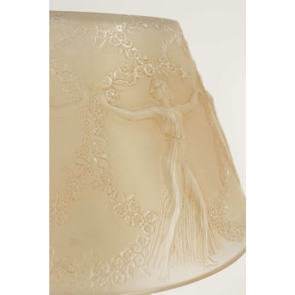 René LALIQUE (1860-1945) Lampe » Six danseuses « | Biron René LALIQUE (1860-1945) Lampe " Six danseuses "