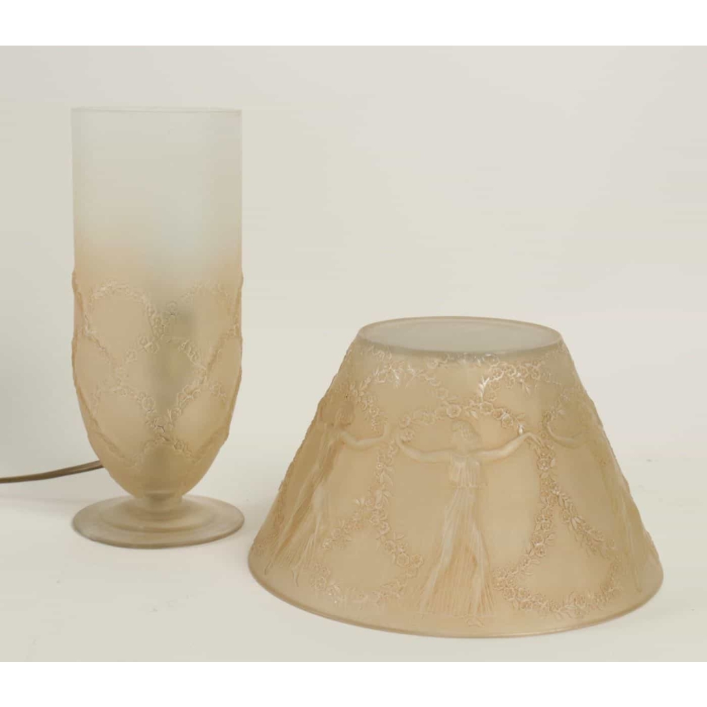 René LALIQUE (1860-1945) Lampe » Six danseuses « | Biron René LALIQUE (1860-1945) Lampe " Six danseuses "