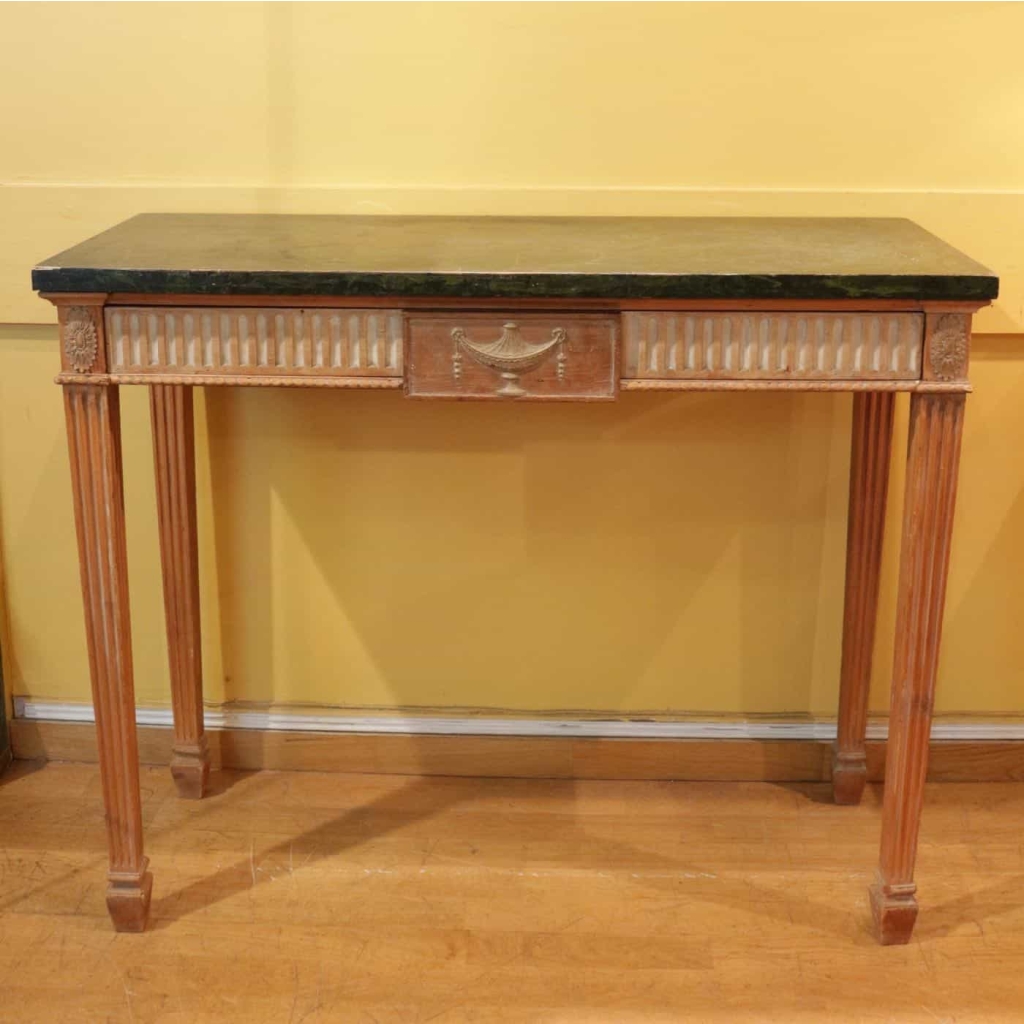 Paire de consoles de style Robert Adams du XIXème siècle