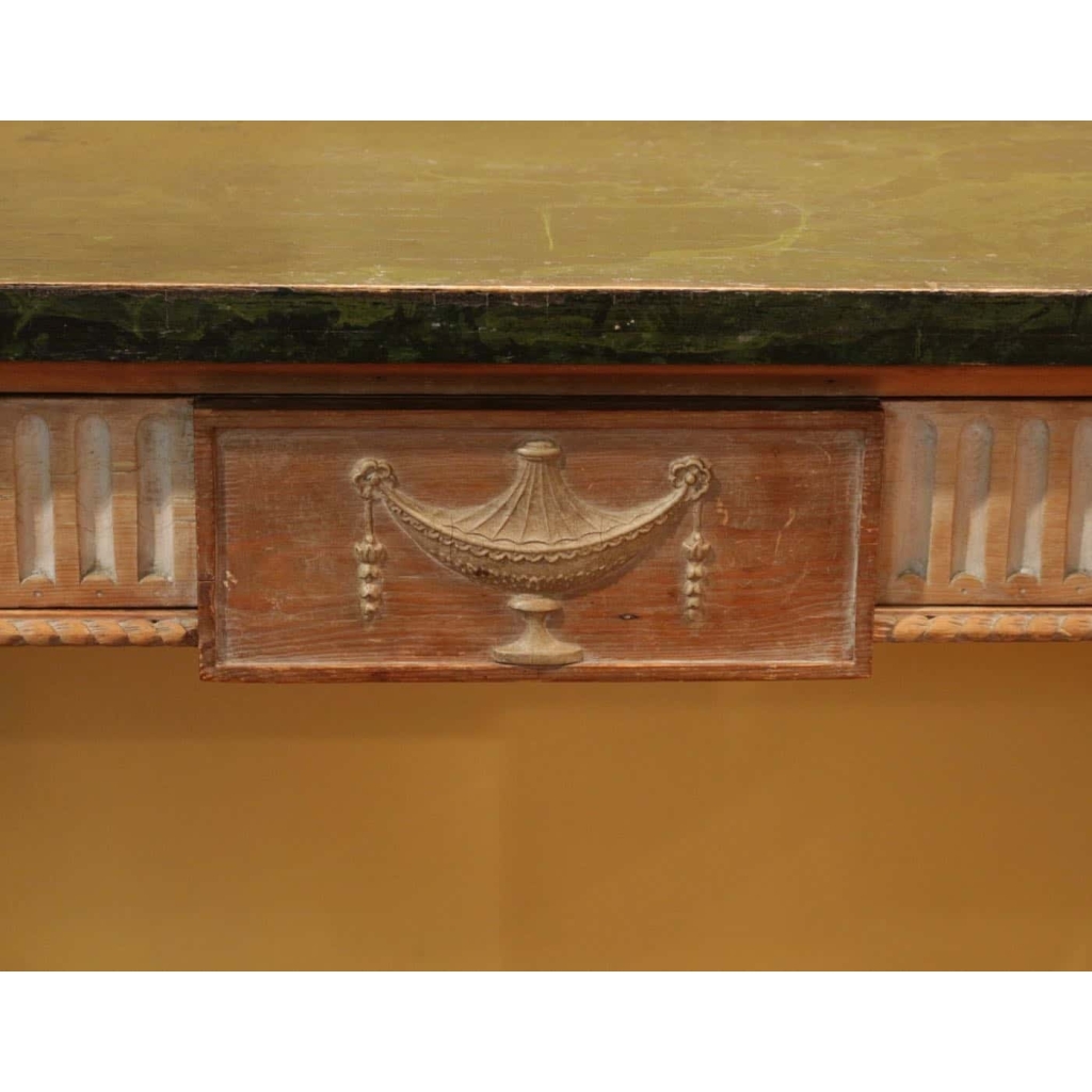 Paire de consoles de style Robert Adams du XIXème siècle