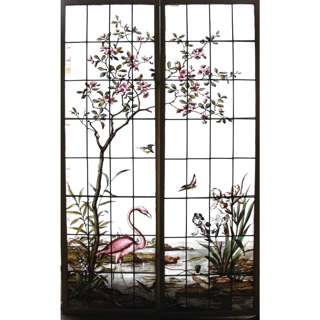 PAIRE DE VITRAUX A DÉCOR DE FLAMAND ROSE VENDU | Biron |||||