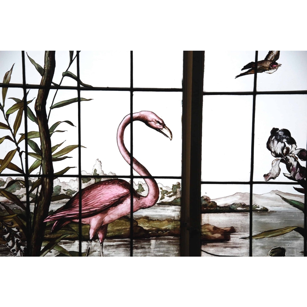 PAIRE DE VITRAUX A DÉCOR DE FLAMAND ROSE VENDU | Biron PAIRE DE VITRAUX A DÉCOR DE FLAMAND ROSE VENDU