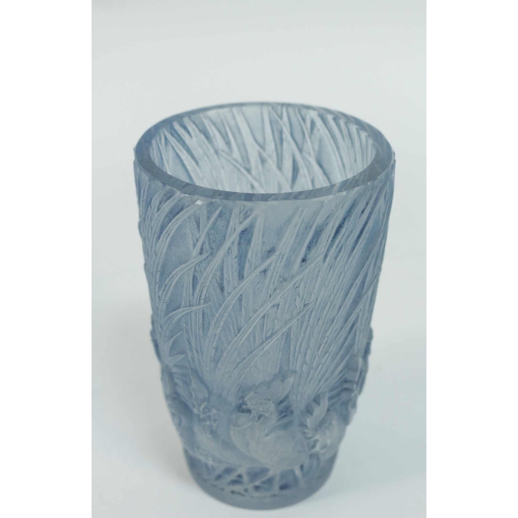 LALIQUE René (1860-1945) Vase « Coqs et Plumes ». | Biron LALIQUE René (1860-1945) Vase « Coqs et Plumes ».