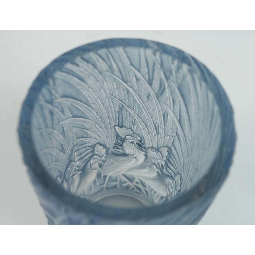 LALIQUE René (1860-1945) Vase « Coqs et Plumes ». | Biron LALIQUE René (1860-1945) Vase « Coqs et Plumes ».