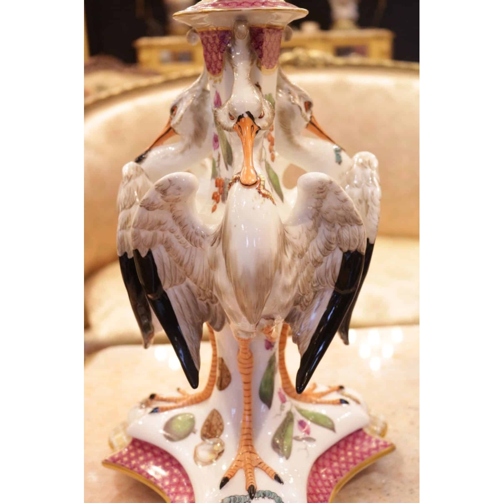 Paire de chandeliers Échassiers et insectes Hochst 18e siècle | Biron Paire de chandeliers Échassiers et insectes Hochst 18e siècle