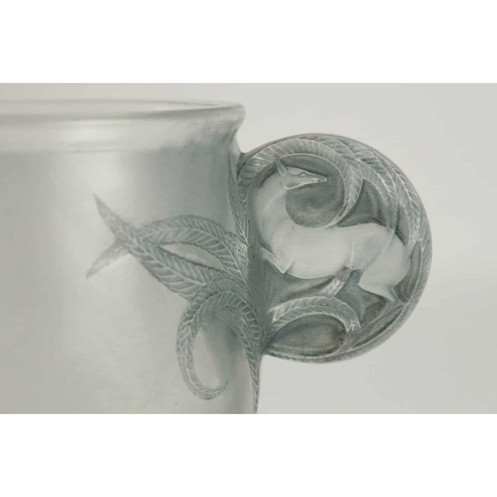 R Lalique Vase «Yvelines» dit aussi Vase «Oreilles biches» | Biron R Lalique Vase «Yvelines» dit aussi Vase «Oreilles biches»