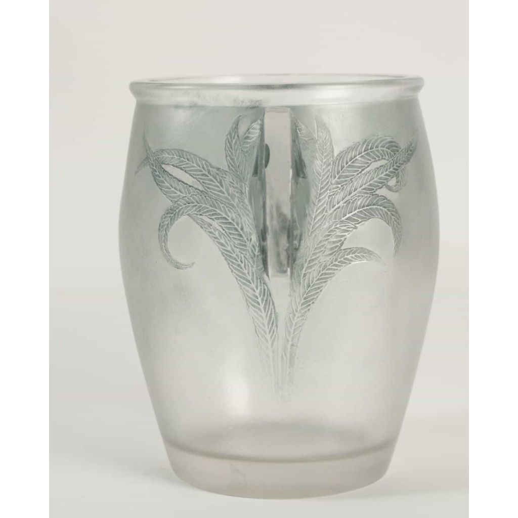 R Lalique Vase «Yvelines» dit aussi Vase «Oreilles biches» | Biron R Lalique Vase «Yvelines» dit aussi Vase «Oreilles biches»