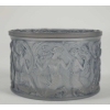 René LALIQUE (1860-1945) BOÎTE RONDE « FIGURINES ET VOILES » | Biron René LALIQUE (1860-1945) BOÎTE RONDE « FIGURINES ET VOILES"