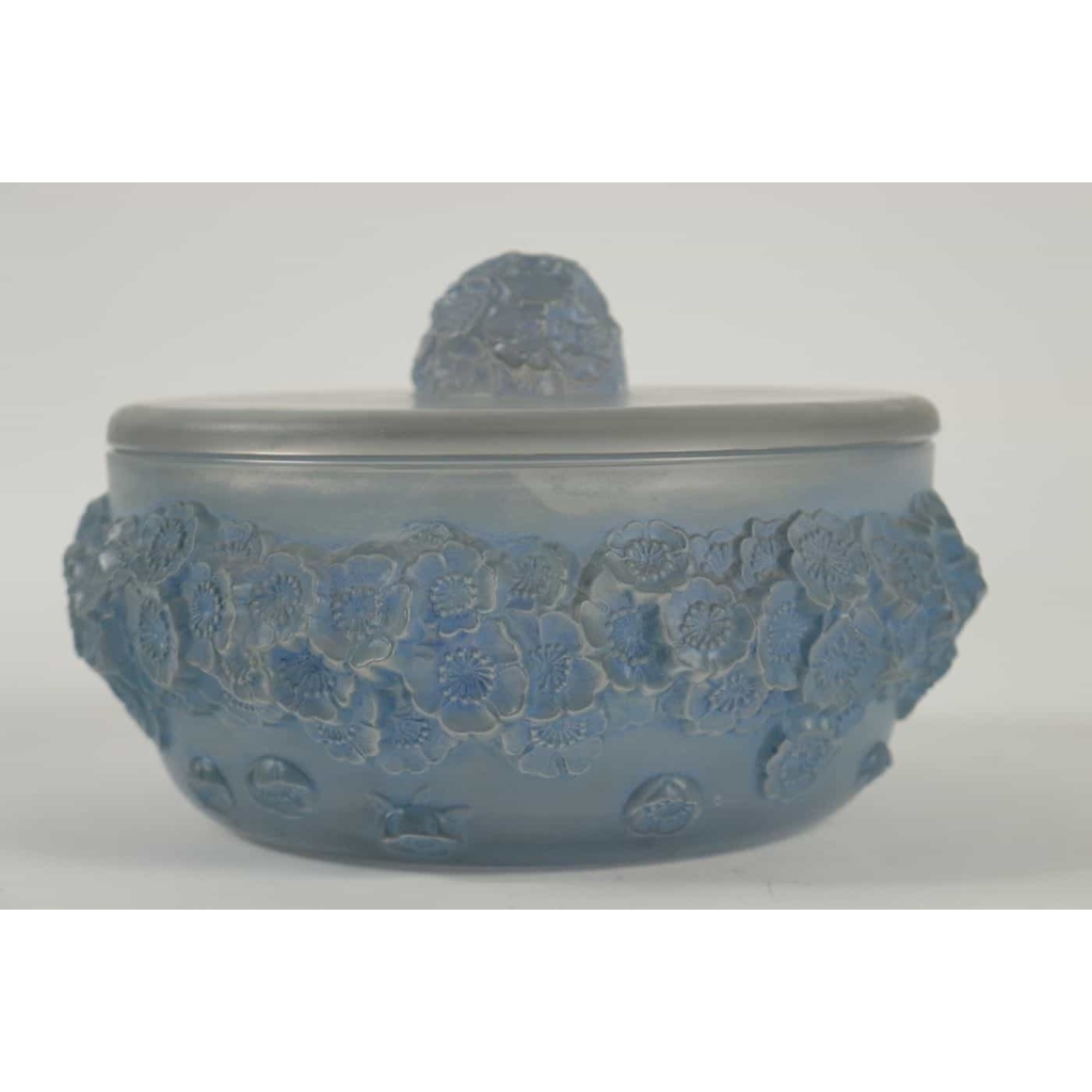 René Lalique (1860-1945), Boite » Primevères » | Biron René Lalique (1860-1945), Boite " Primevères"
