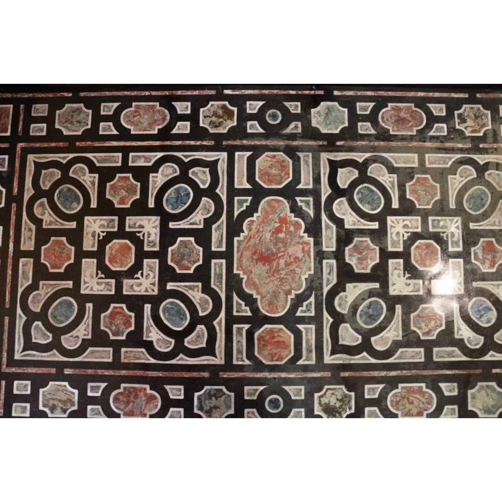 Table basse en Scagliola du XVIII ème siècle. | Biron Table basse en Scagliola du XVIII ème siècle.