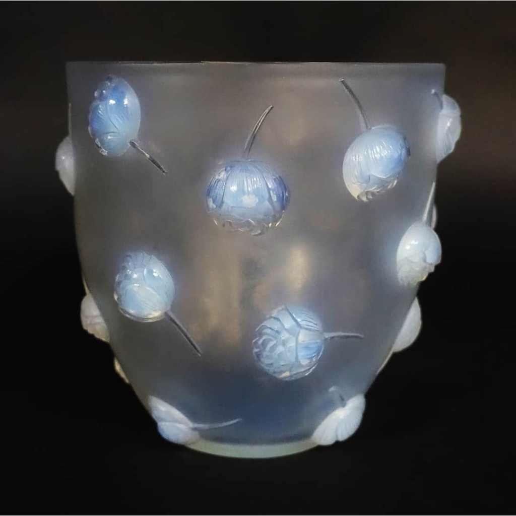Rene Lalique Opalescent Vase « Pivoines » | Biron 