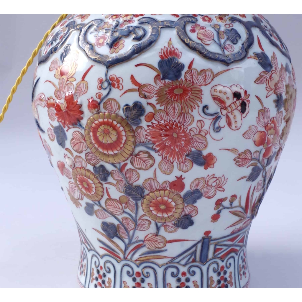 Grande potiche en porcelaine Imari montére en lampe, circa 1950