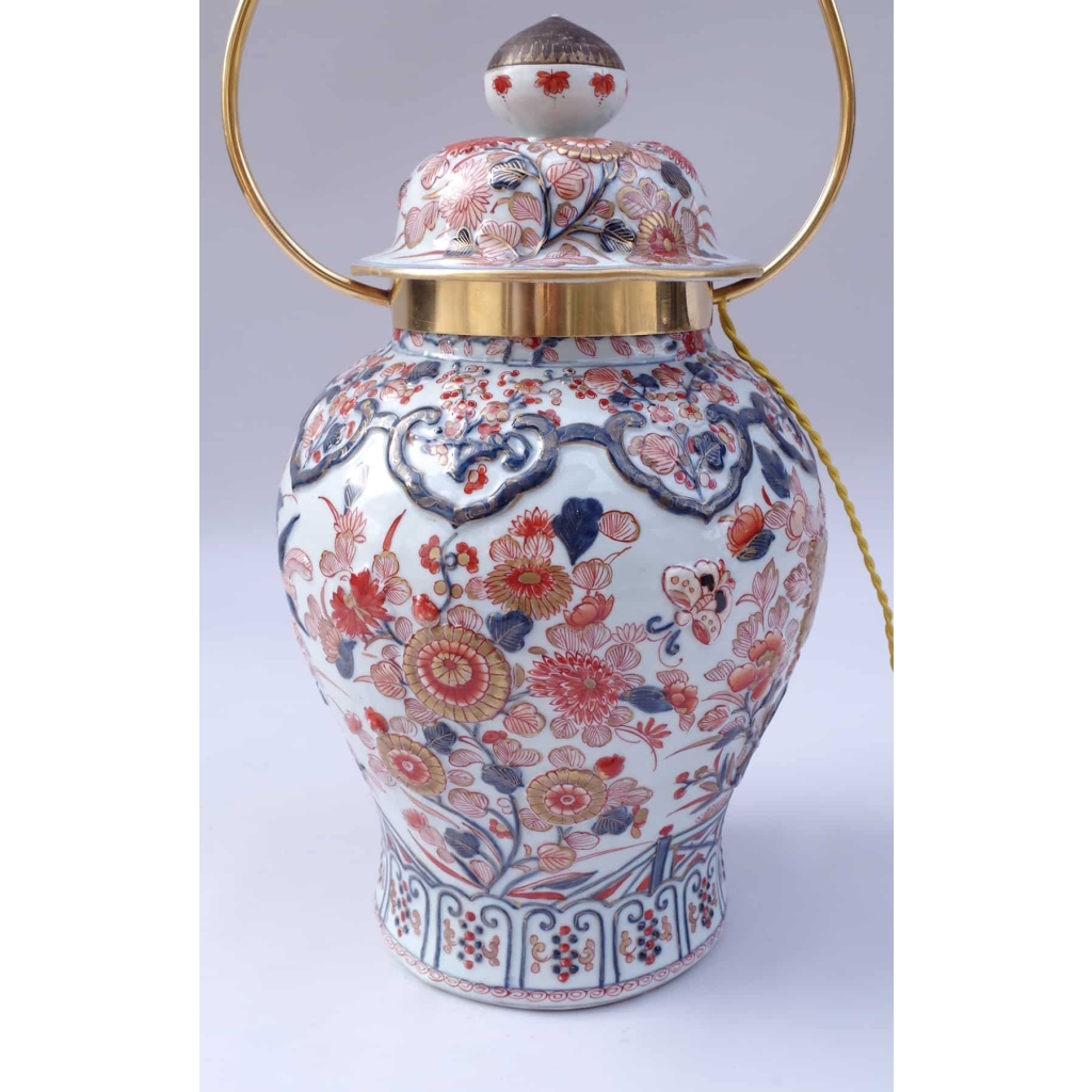 Grande potiche en porcelaine Imari montére en lampe, circa 1950
