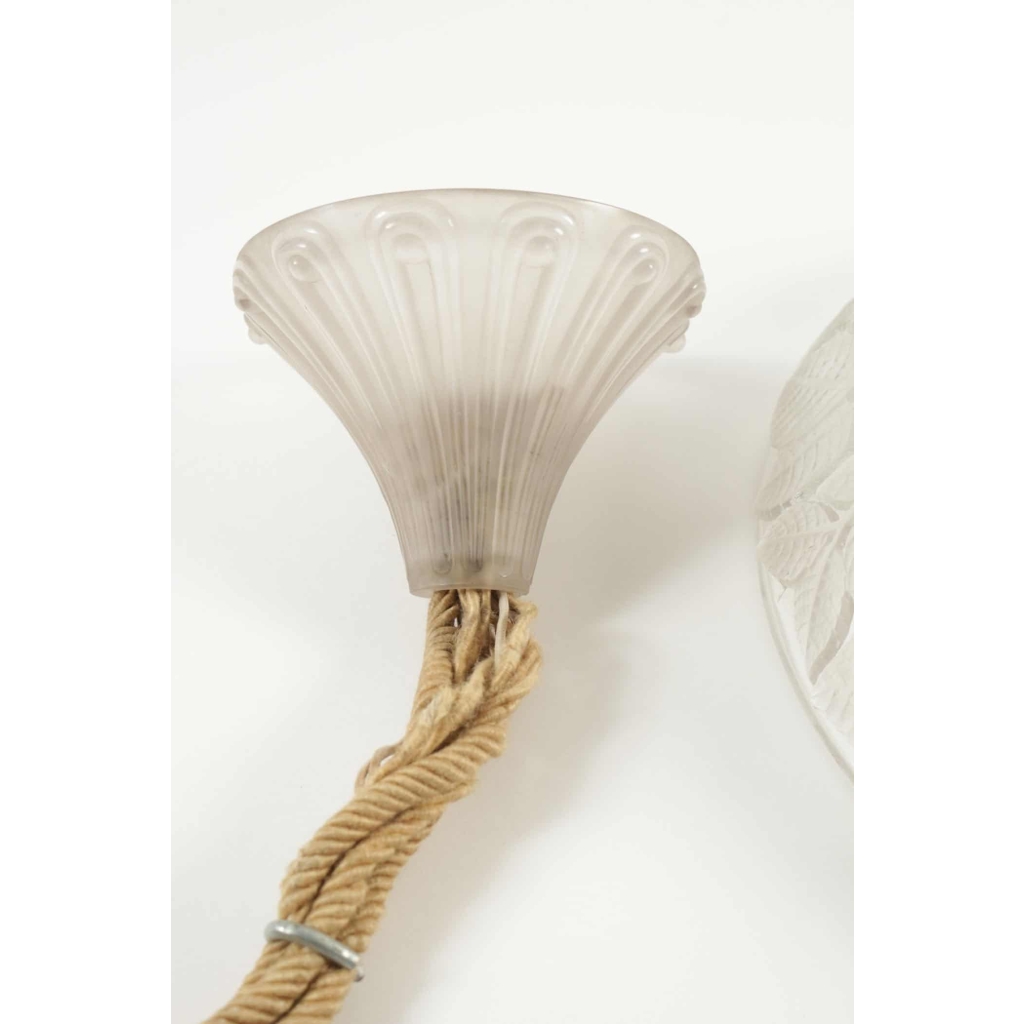 RENE LALIQUE (1860-1945) PLAFONNIER VASQUE « CHARMES » | Biron RENE LALIQUE (1860-1945) PLAFONNIER VASQUE « CHARMES »