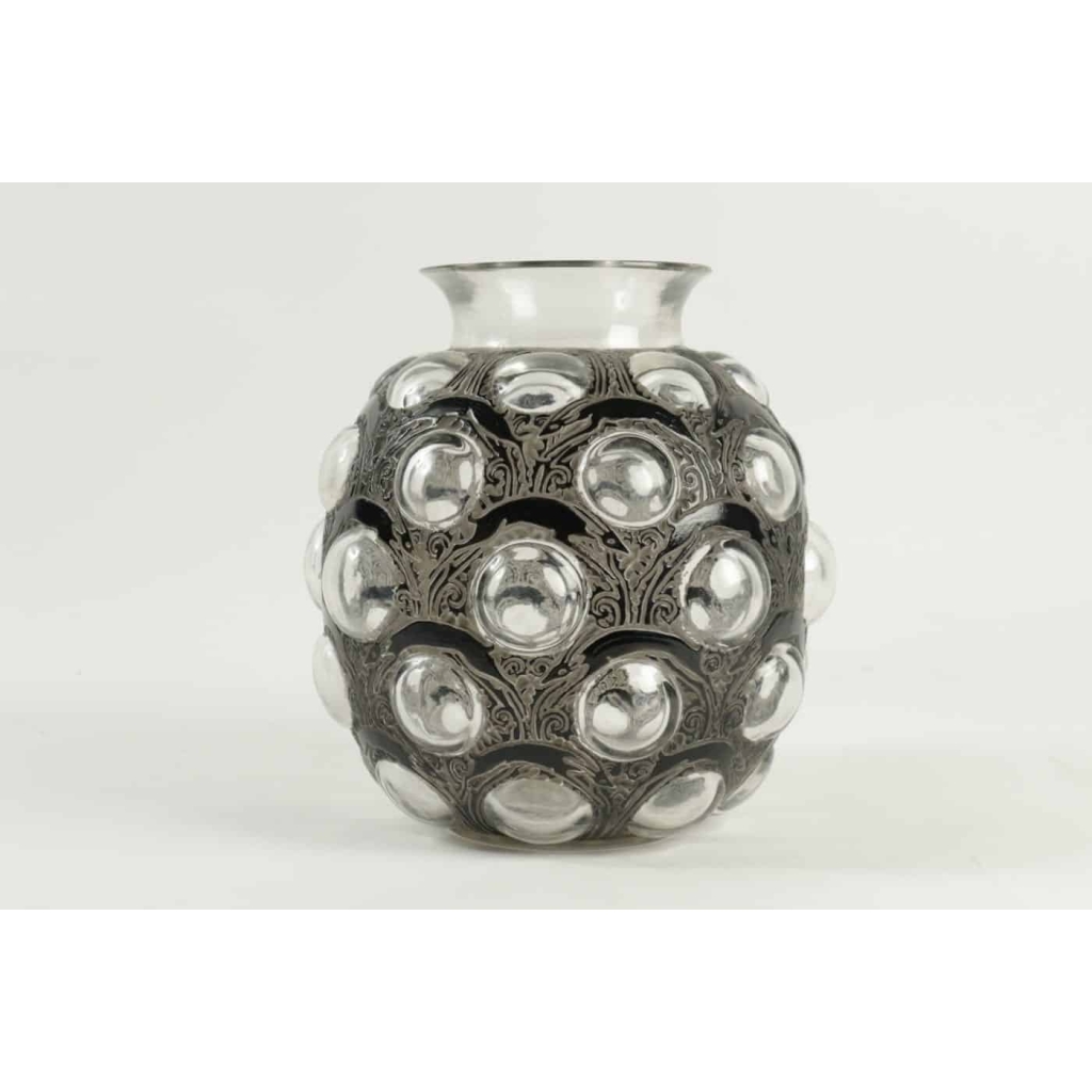 RENE LALIQUE (1860-1945) Vase “Antilopes” | Biron |||||||