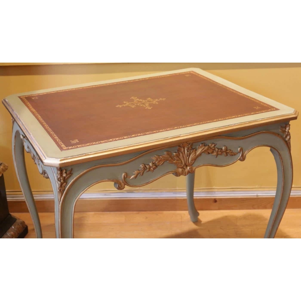 Table à jeux en bois peint de style Louis XV