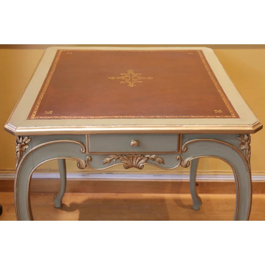 Table à jeux en bois peint de style Louis XV
