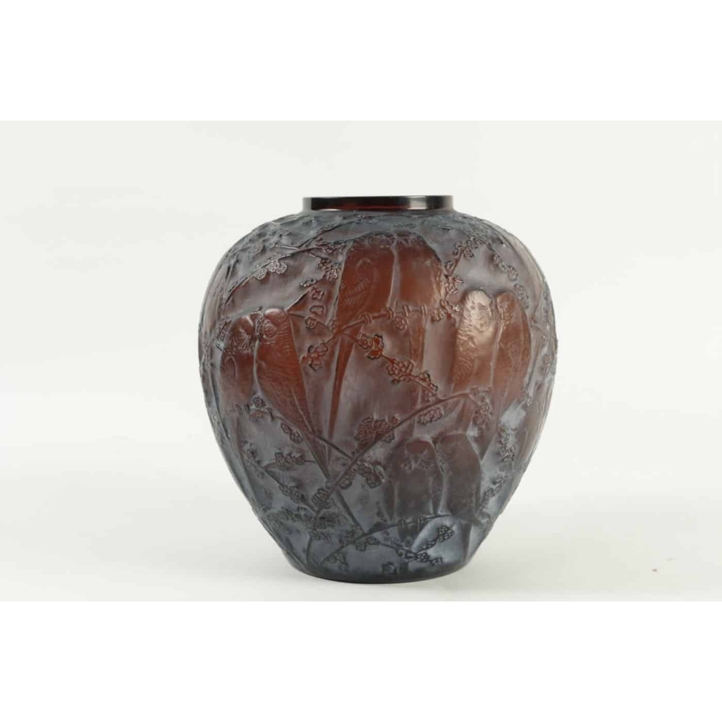 René Lalique Vase » Perruches » Teinté Ambre | Biron |||||