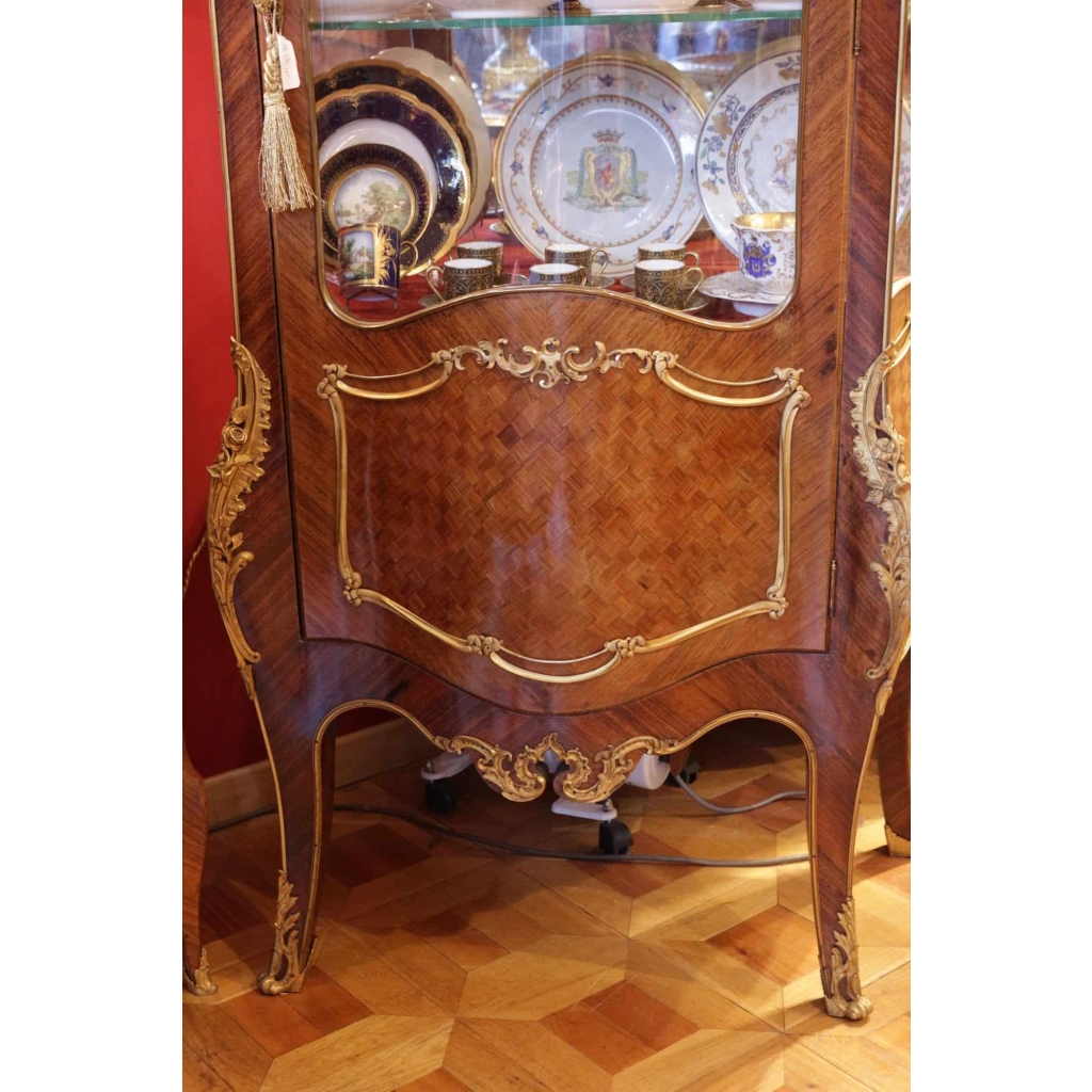 Vitrine St Louis XV | Biron Vitrine St Louis XV