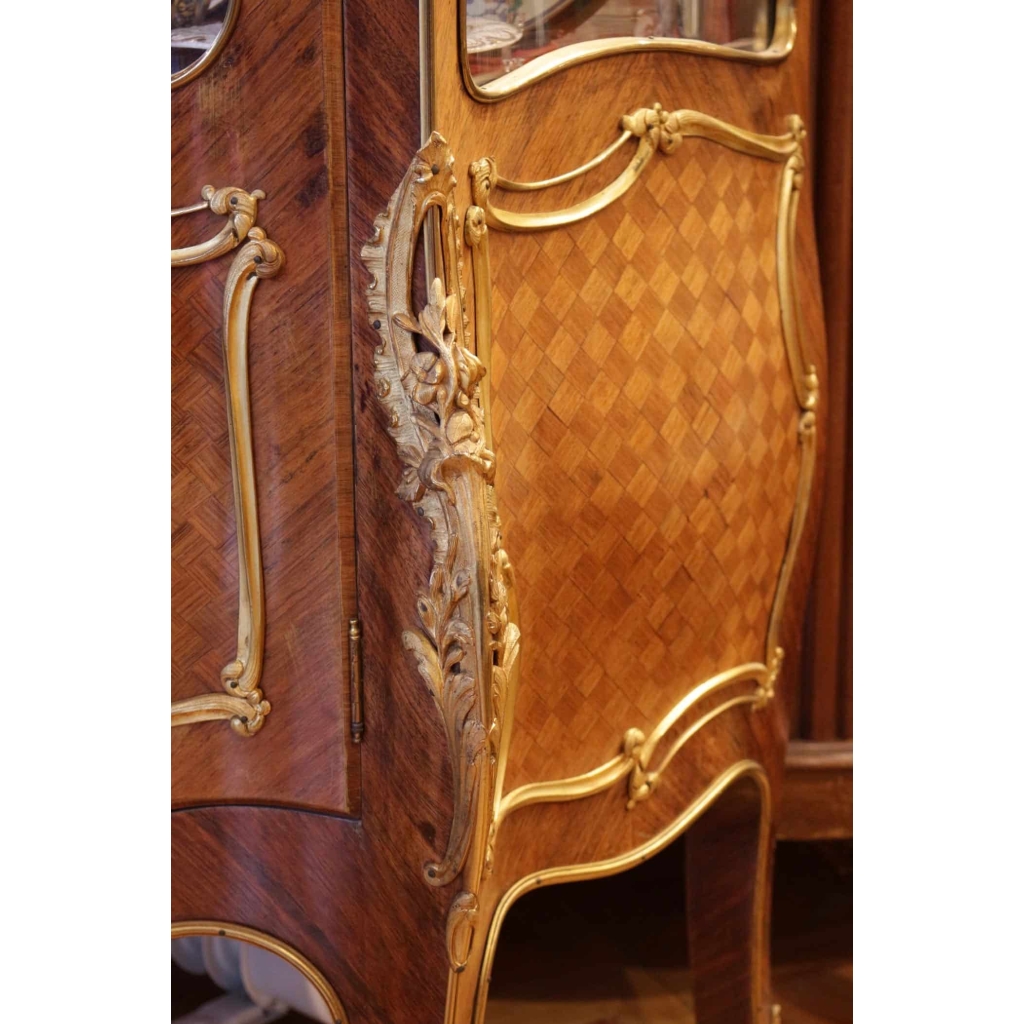 Vitrine St Louis XV | Biron Vitrine St Louis XV