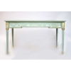 Petit bureau plat de style Louis XVI en laque céladon, circa 1950 | Biron Petit bureau plat de style Louis XVI en laque céladon, circa 1950
