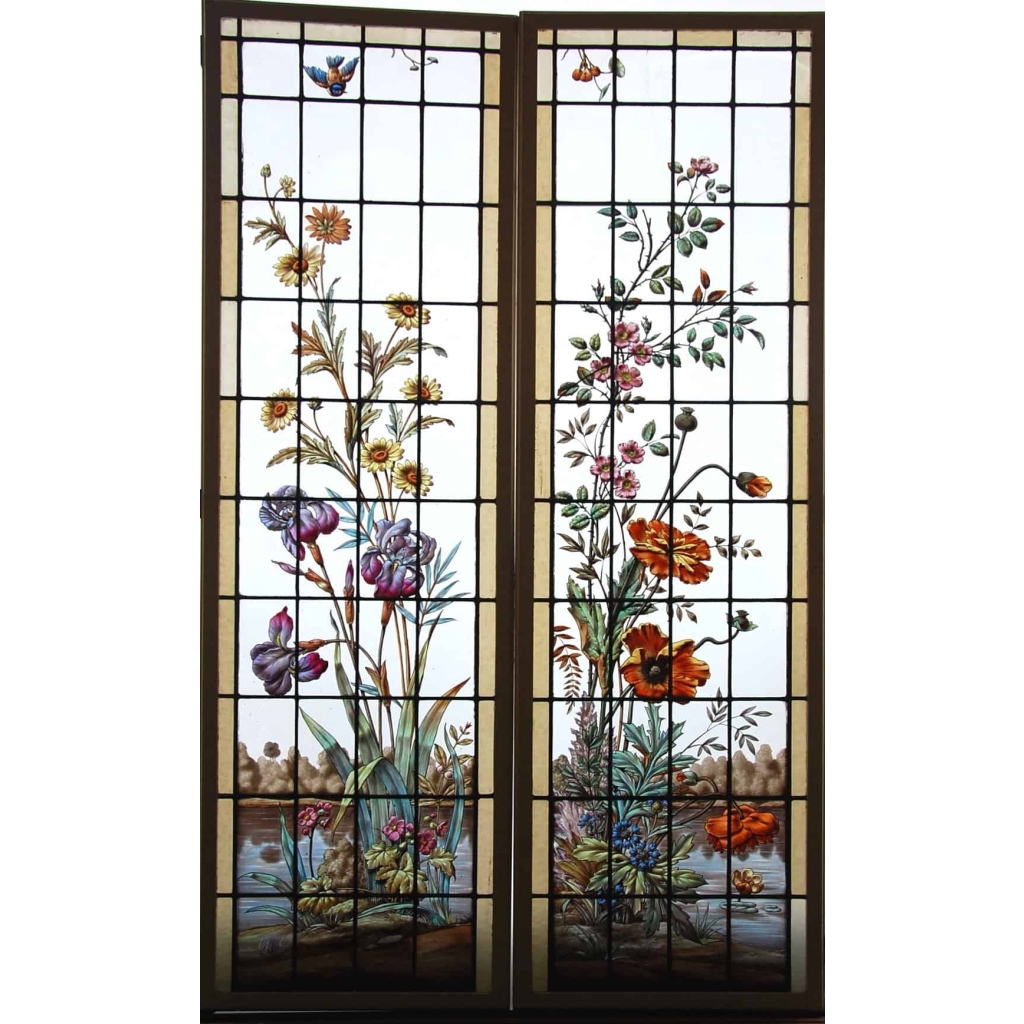 PAIRE DE VITRAUX Á DECOR FLORAL | Biron |||||