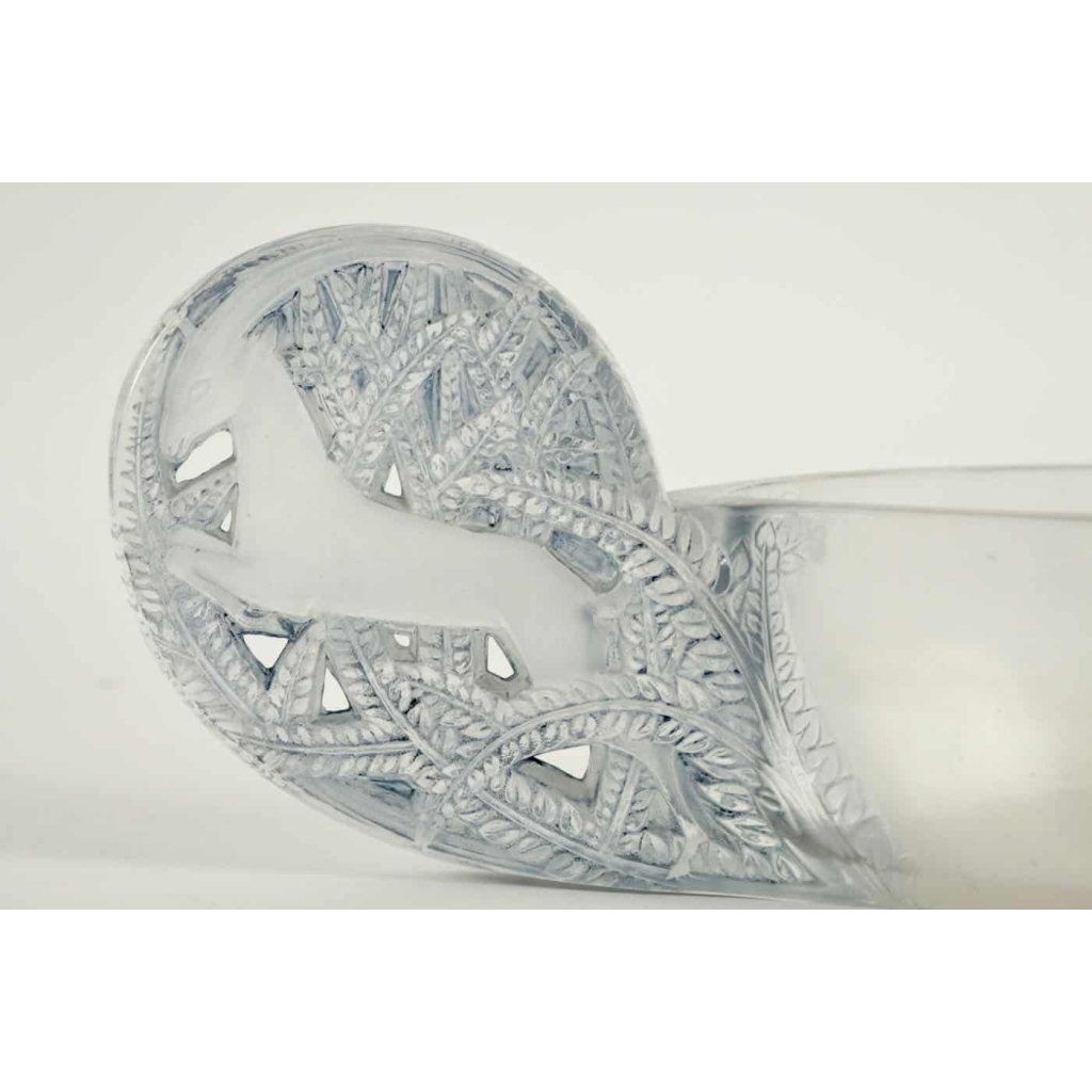 LALIQUE RENÉ (1860-1945) Jardinière « Saint Hubert » | Biron LALIQUE RENÉ (1860-1945) Jardinière « Saint Hubert »