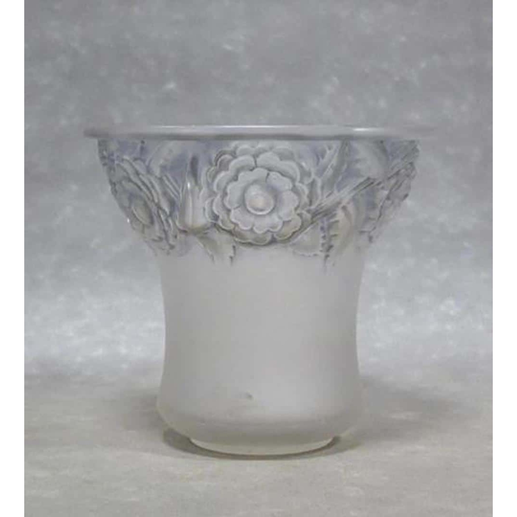 RENE LALIQUE (1860-1945) Vase “Orléans” | Biron |||