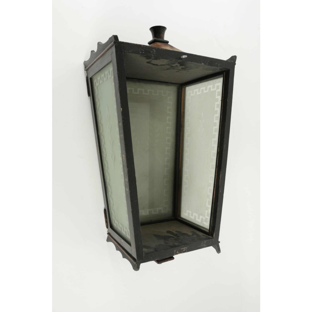 Lanterne en Bois Peint, 1940
