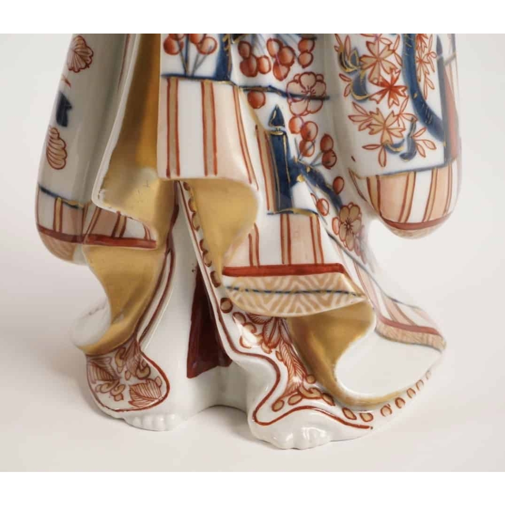 Bijin (beautés) en porcelaine et émaux imari | Biron Bijin (beautés) en porcelaine et émaux imari