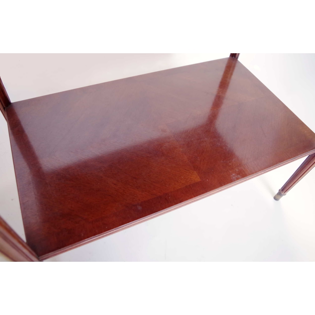 Paire de petites tables à tiroir en acajou marqueté de style Louis XVI, circa 1940