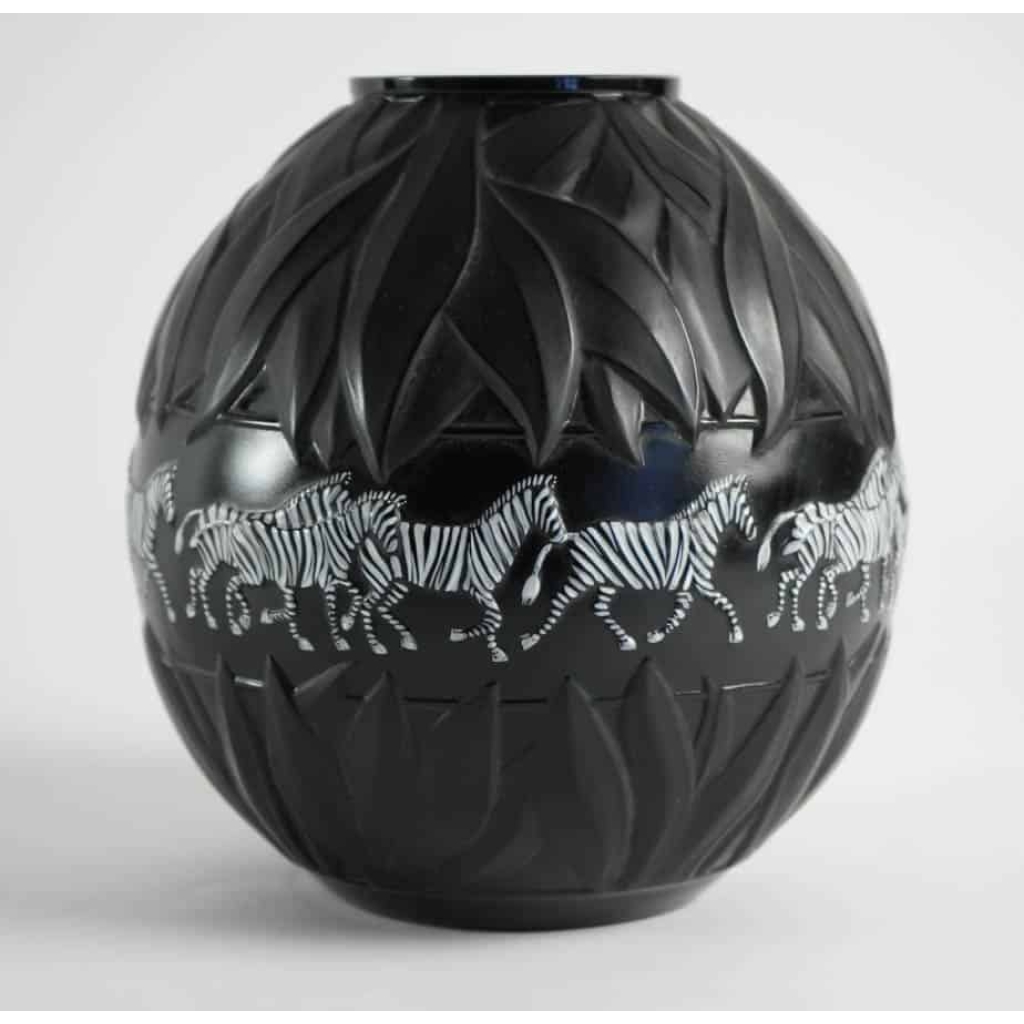 Marie Claude Lalique : Pair of Black and Frosted Glass ‘TANZANIA’ Vases | Biron Marie Claude Lalique : Pair of Black and Frosted Glass 'TANZANIA' Vases