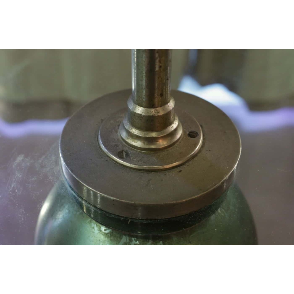 DJO BOURGEOIS gueridon moderniste | Biron DJO BOURGEOIS gueridon moderniste