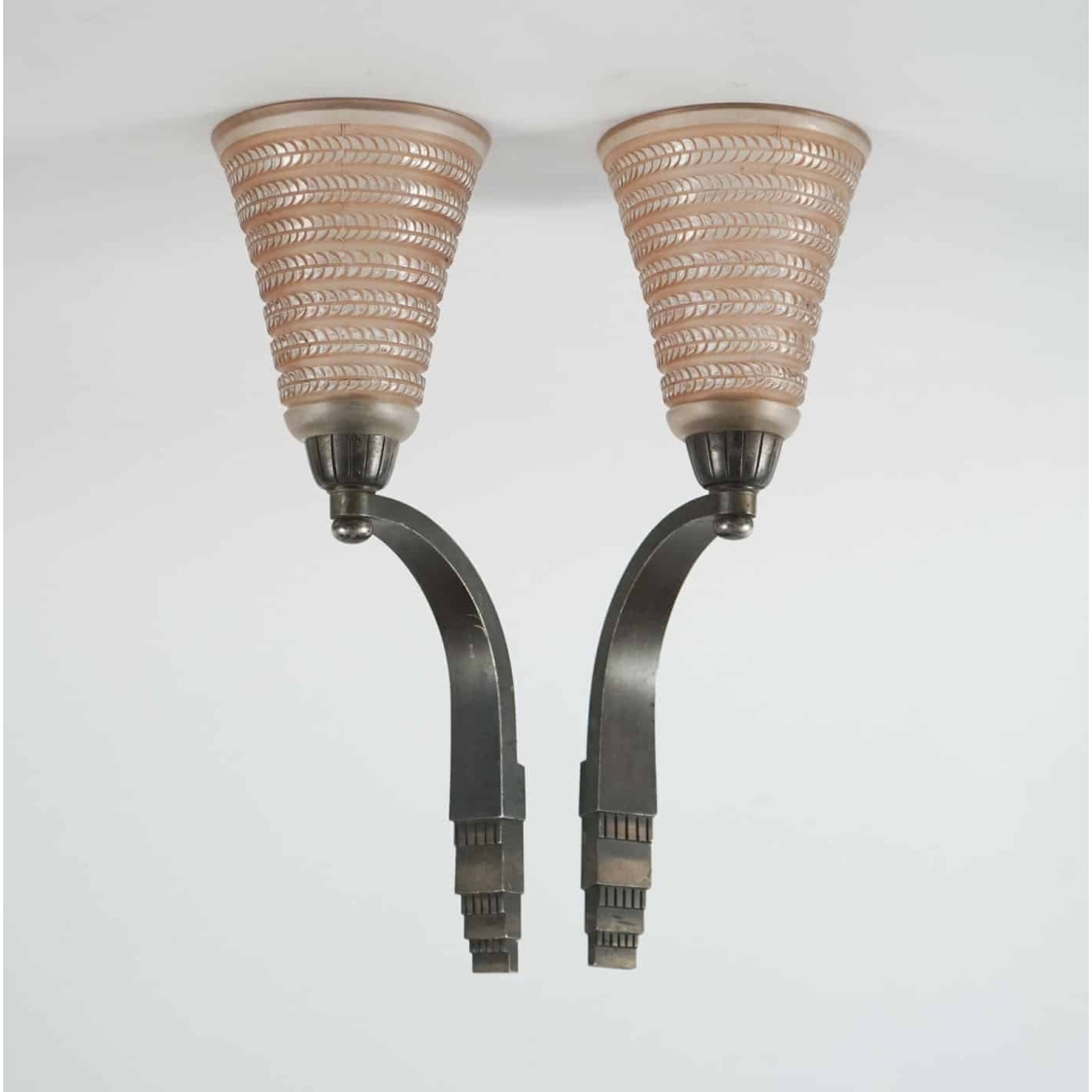 René Lalique & Ducoré – Paire d’appliques « Cytise » | Biron René Lalique & Ducoré - Paire d'appliques "Cytise"
