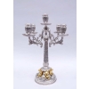 Paire de candélabres en argent niellé de style Louis XIV et décor de putti dorés, époque 1900 | Biron Paire de candélabres en argent niellé de style Louis XIV et décor de putti dorés, époque 1900